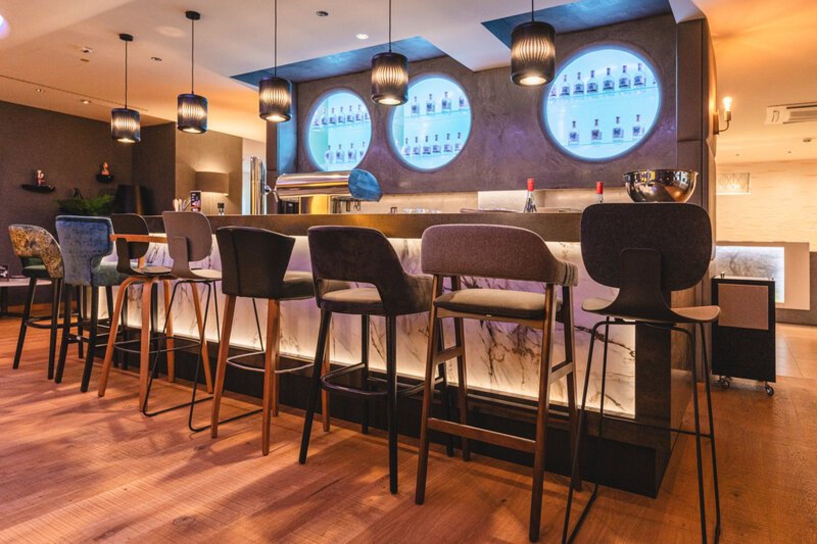 Restaurantbereich und Bar für Ihre Tagung